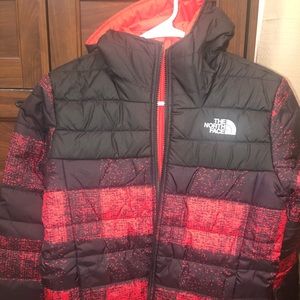 Brand New with tags,the North Face Reversible Boys Jacket Size L(14/16)